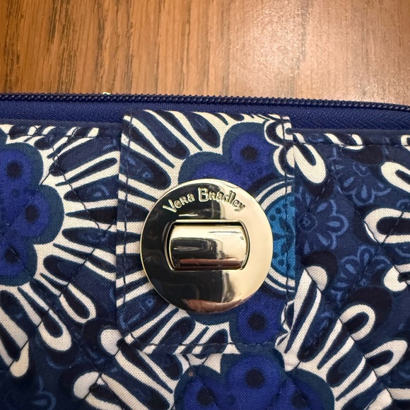 Vera Bradley Blue and White Floral Wallet - Picture 4 of 4